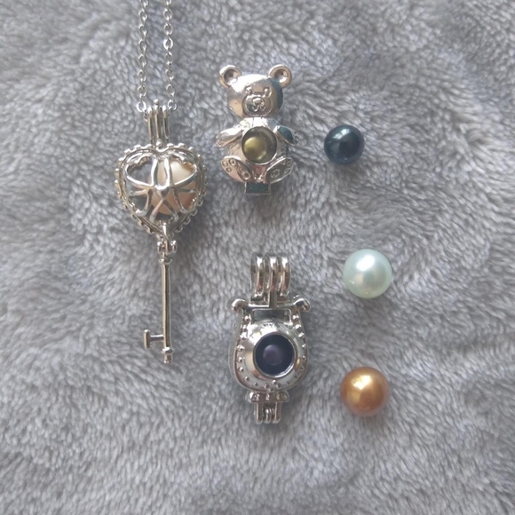 Interchangeable Pearl Necklace - Picture 1 of 1